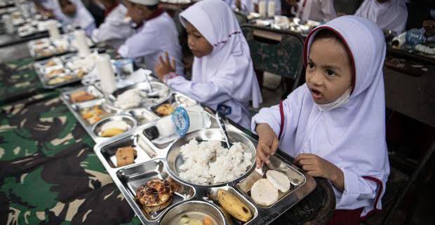 Ilustrasi makan siang bergizi gratis di Pekanbaru (foto/int)